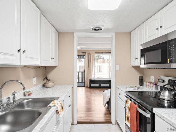 2525 S Dayton Way 2005, Denver CO 80231