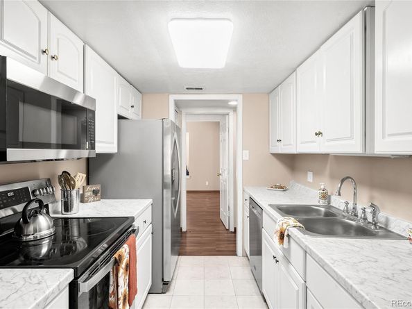 2525 S Dayton Way 2005, Denver CO 80231