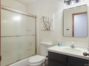 2912 Lake Park Way, Longmont CO 80503