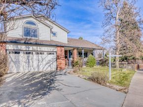 2912 Lake Park Way, Longmont CO 80503