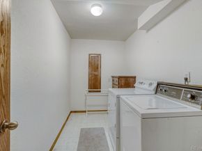 2912 Lake Park Way, Longmont CO 80503