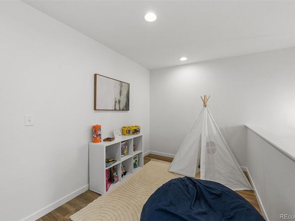 1263 N Akron Street, Aurora CO 80010