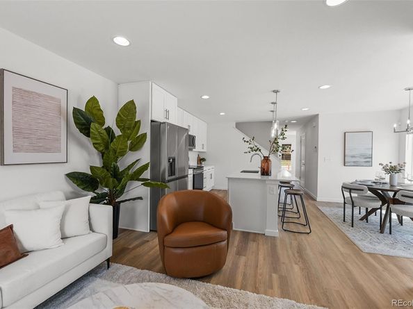 1263 N Akron Street, Aurora CO 80010