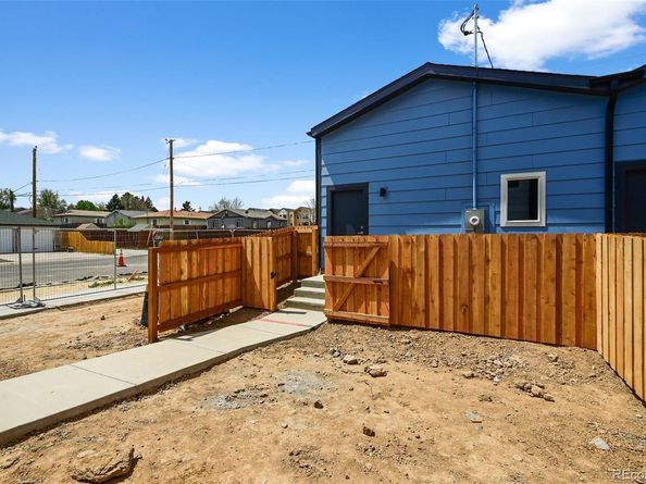 1263 N Akron Street, Aurora CO 80010