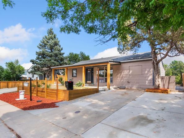 886 Kingston Street, Aurora CO 80010