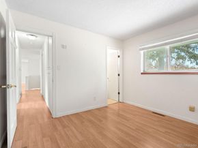 418 S Wheeling Way, Aurora CO 80012