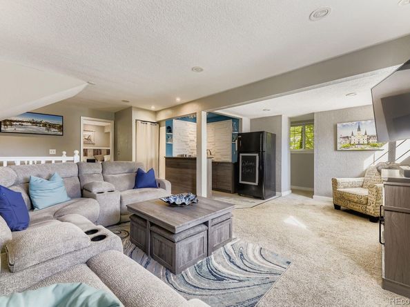 6910 W Floyd Avenue, Lakewood CO 80227
