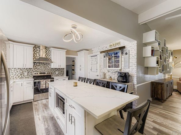 6910 W Floyd Avenue, Lakewood CO 80227