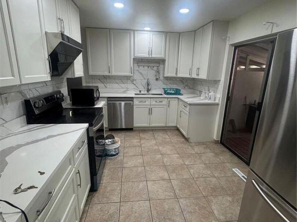 8905 W Bayaud Avenue, Denver CO 80226