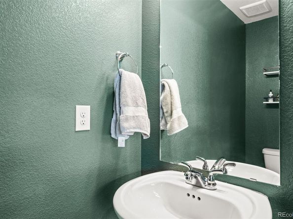 18053 E 103rd Avenue, Commerce City CO 80022