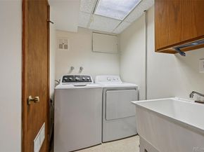 82 S Eagle Circle, Aurora CO 80012
