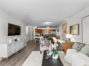1625 Larimer Street 2104, Denver CO 80202