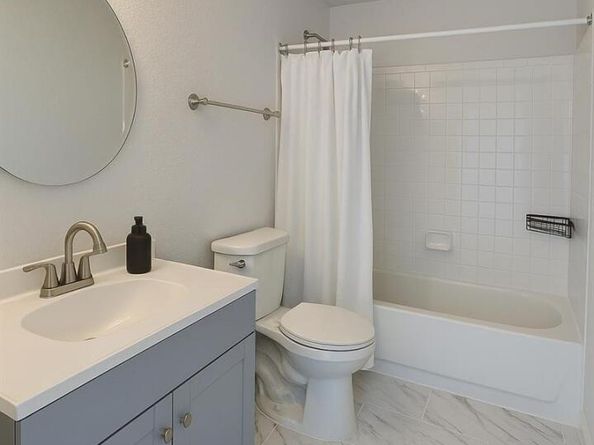 2575 S Syracuse Way G104, Denver CO 80231