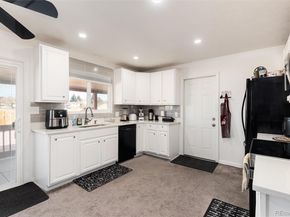 2118 S Mobile Way, Aurora CO 80013