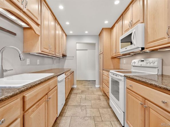 7877 E Mississippi Avenue 207, Denver CO 80247