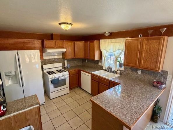 2077 Kingston Street, Aurora CO 80010