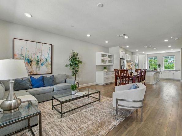577 Hollow Falls Common, Fremont CA 94539