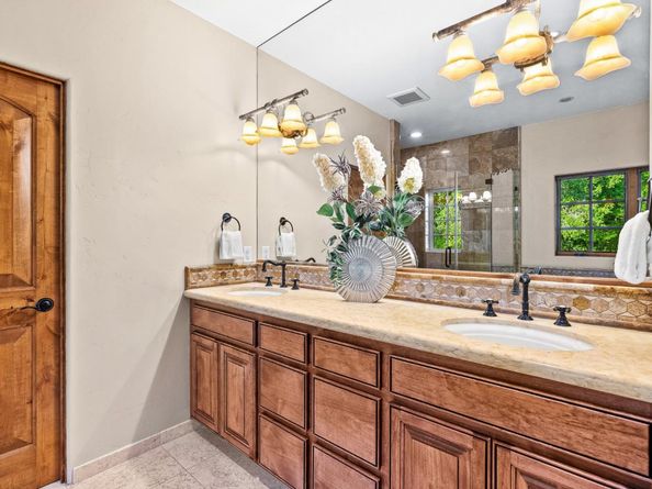 11860 Francemont Drive, Los Altos Hills CA 94022