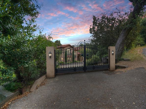 11860 Francemont Drive, Los Altos Hills CA 94022