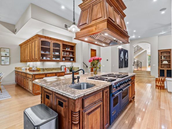 11860 Francemont Drive, Los Altos Hills CA 94022