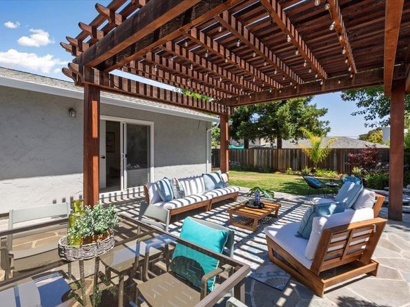 1141 Fairview Avenue, Redwood City CA 94061