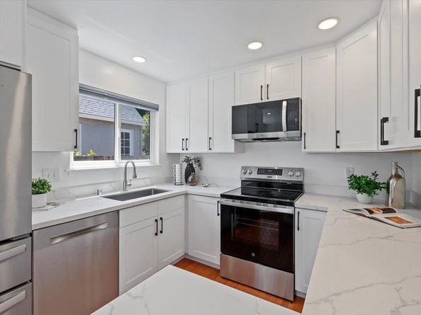1141 Fairview Avenue, Redwood City CA 94061