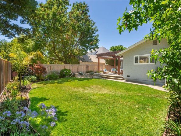1141 Fairview Avenue, Redwood City CA 94061