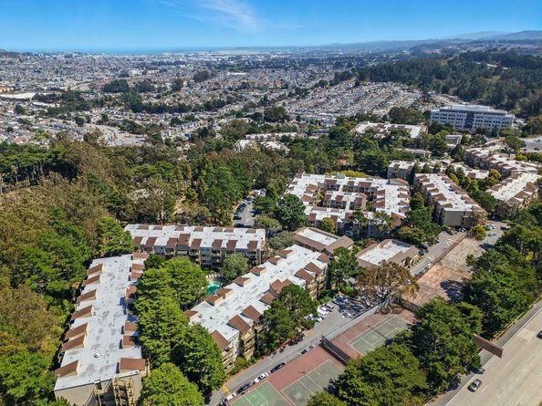 381 Half Moon Lane 213, Daly City CA 94015