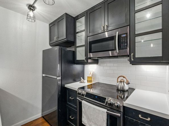381 Half Moon Lane 213, Daly City CA 94015