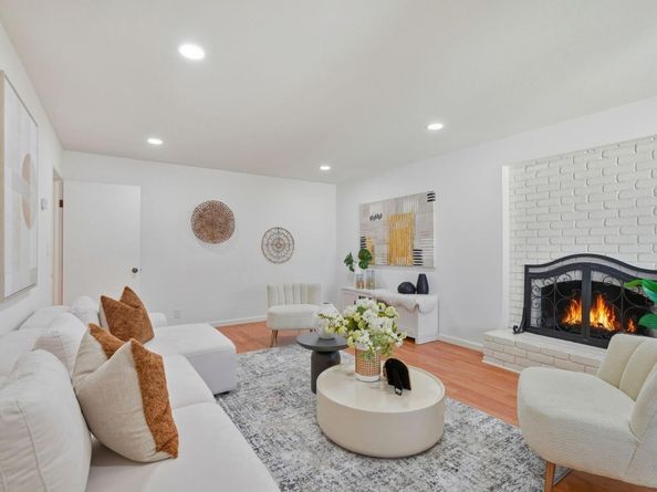 1021-1023 Golf Court, Mountain View CA 94040