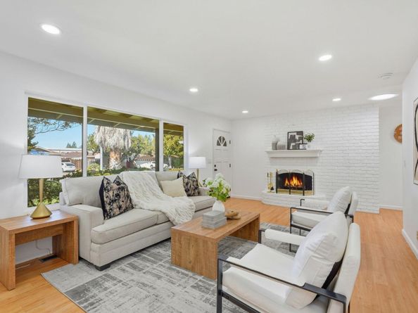 1021-1023 Golf Court, Mountain View CA 94040