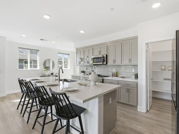 490 Trace Lane, Hayward CA 94544