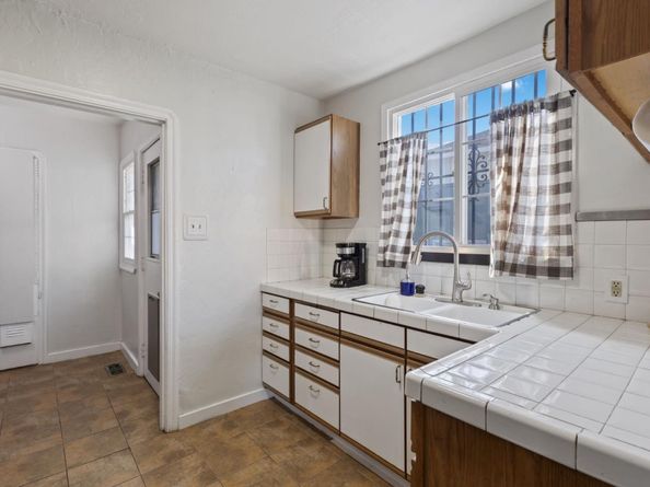 2830 69th Avenue, Oakland CA 94605