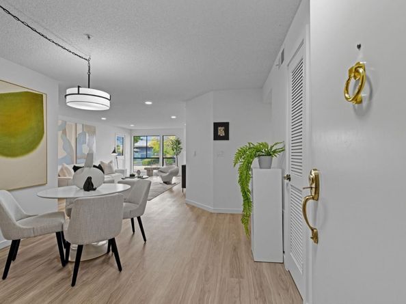 35 W 20th Avenue 113, San Mateo CA 94403