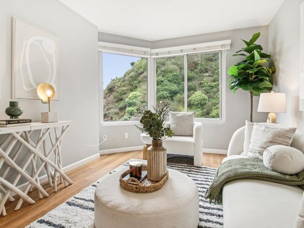 240 Lombard Street 727, San Francisco CA 94111