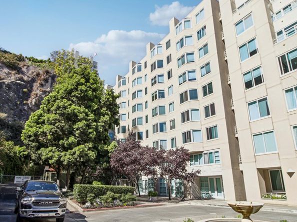 240 Lombard Street 727, San Francisco CA 94111