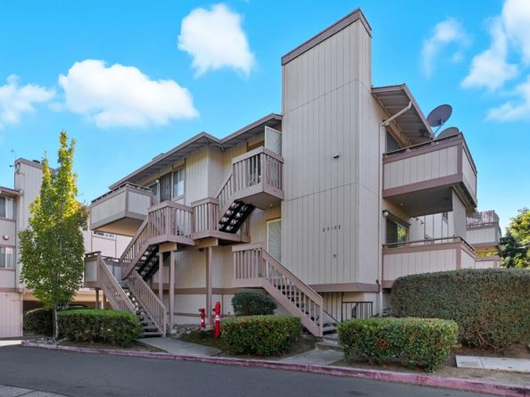 25163 Copa Del Oro Drive 202, Hayward CA 94545