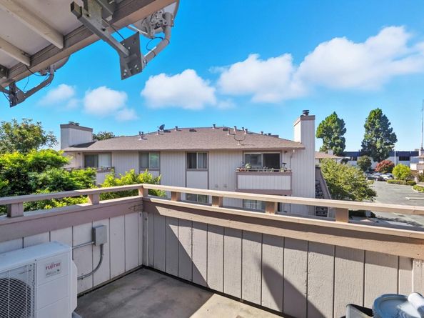 25163 Copa Del Oro Drive 202, Hayward CA 94545