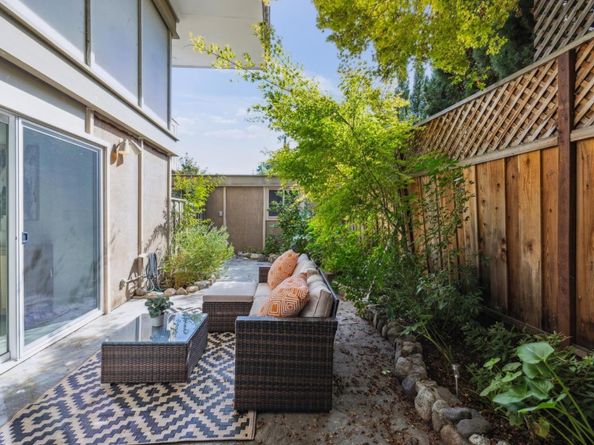 64 Los Altos Square, Los Altos CA 94022