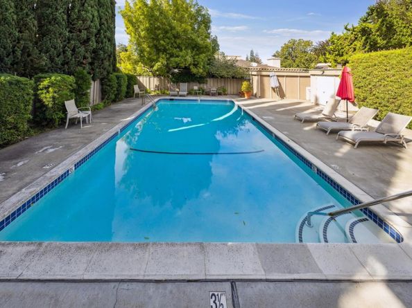 64 Los Altos Square, Los Altos CA 94022