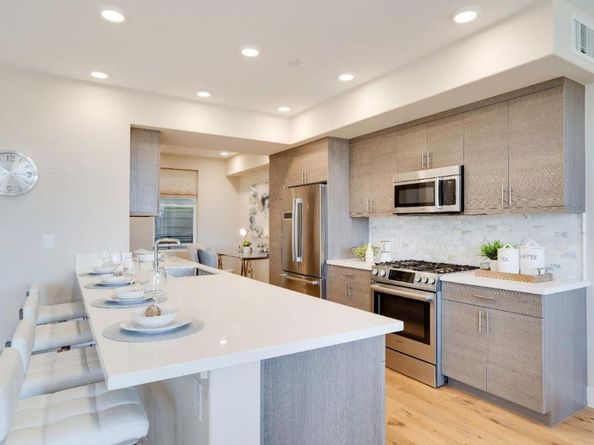 400 Mariners Island Boulevard 215, San Mateo CA 94404