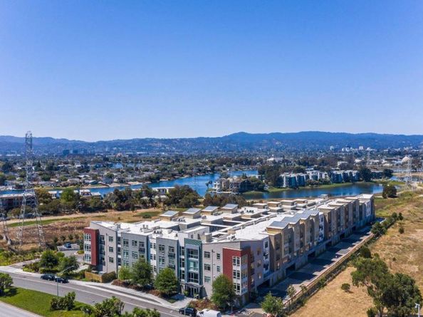 400 Mariners Island Boulevard 215, San Mateo CA 94404