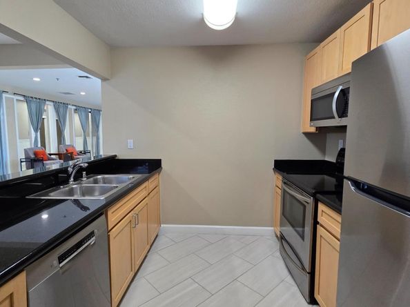 6400 Christie Avenue 2211, Emeryville CA 94608