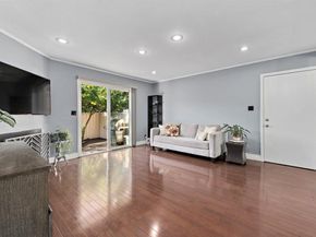 1 Comstock Queen Court, Mountain View CA 94043