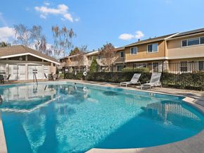 1 Comstock Queen Court, Mountain View CA 94043