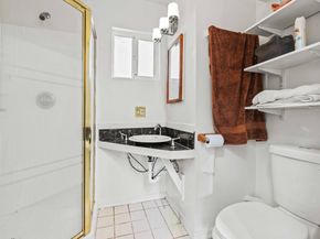 870 College Avenue, Palo Alto CA 94306