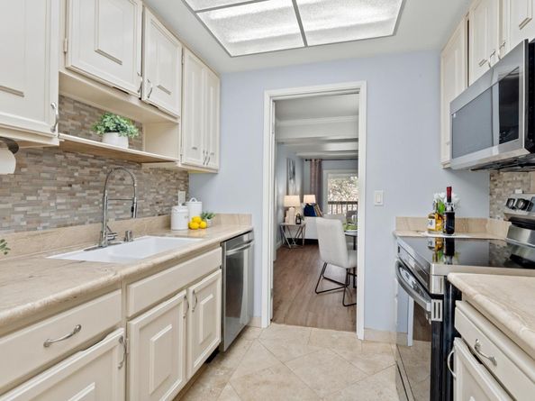 5469 Cribari Green, San Jose CA 95135