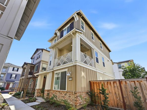 9263 Vista Cove Way, Newark CA 94560