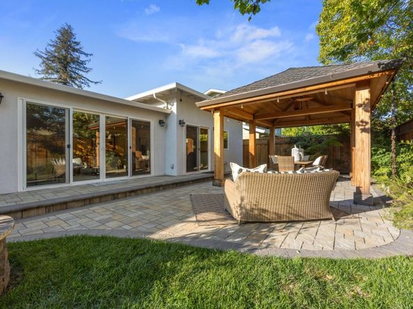 1052 Lovoi Way, San Jose CA 95125