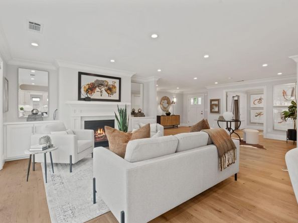 1052 Lovoi Way, San Jose CA 95125
